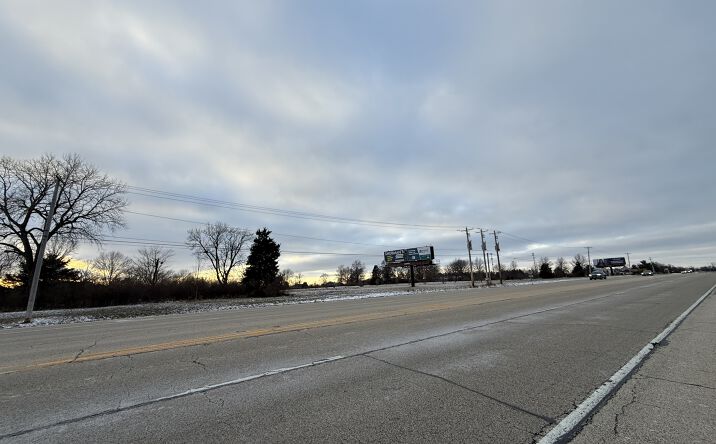 Pictures of Retail property located at 1629 W Hickory Grove Rd, Dunlap, IL 61525 for sales - image #1