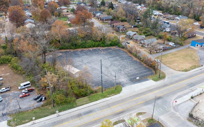Pictures of Retail property located at 7014 St Charles Rock Rd, St. Louis, MO 63133 for sales - image #1