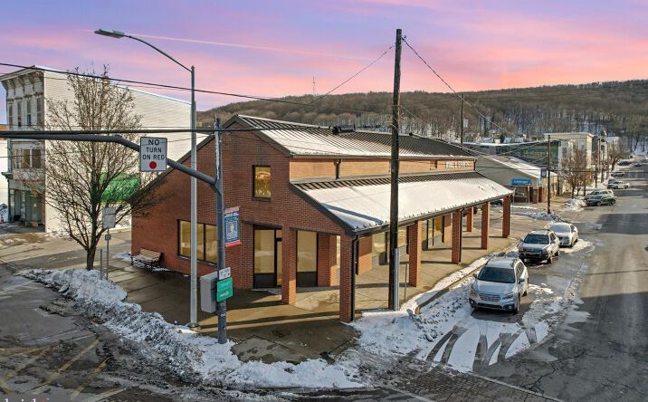 Pictures of Retail property located at 1-7 S Main St, Mahanoy City, PA 17948 for sales - image #1