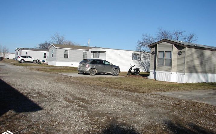 Pictures of Multifamily property located at 507 E Railroad St. Street, Wayland, IA 52654 for sales - image #1