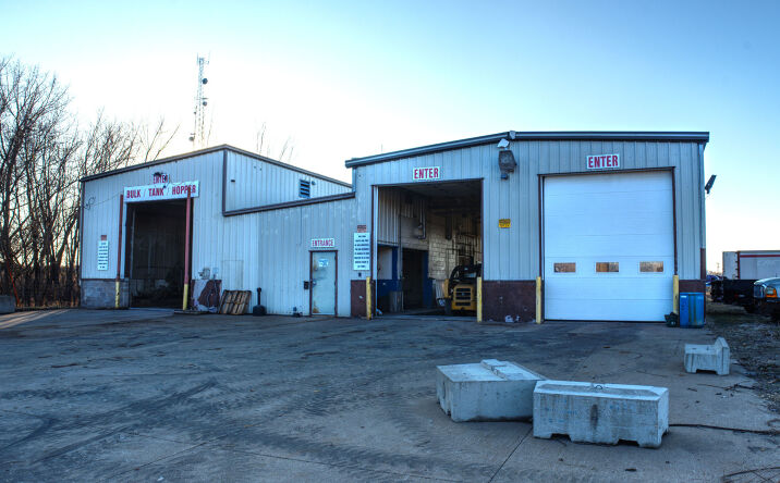 Pictures of Industrial property located at 2243 Lincoln Way, Clinton, IA 52732 for sales - image #1