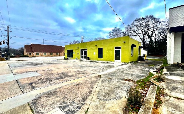 Pictures of Retail property located at 2824 Church St, Atlanta, GA 30344 for sales - image #1