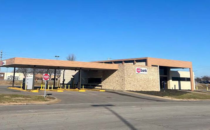 Pictures of Retail property located at 18781 East 39th St S, Independence, MO 64057 for sales - image #1