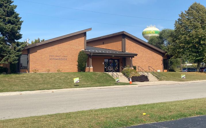 Pictures of Office property located at 1060 Orlando Dr, Green Bay, WI 54304 for sales - image #1