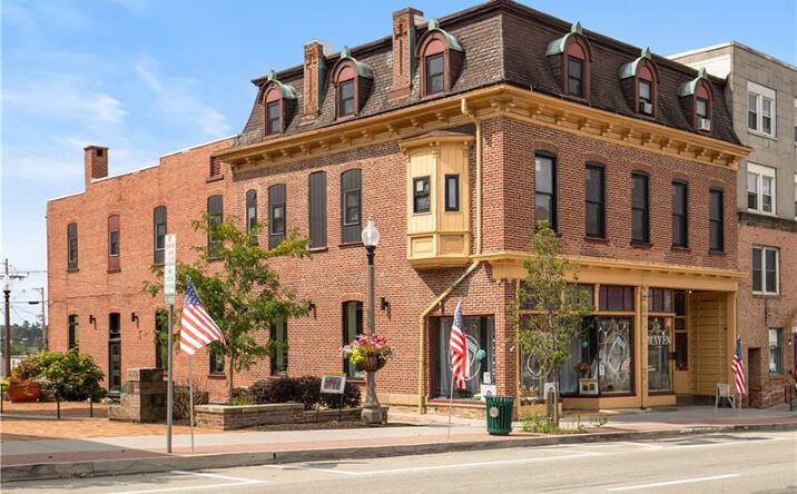 Pictures of Mixed Use property located at 127 W Main St, Somerset, PA 15501 for sales - image #1