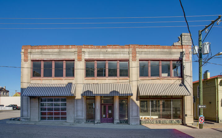 Pictures of Multifamily property located at 113 W Bank St, Petersburg, VA 23803 for sales - image #1
