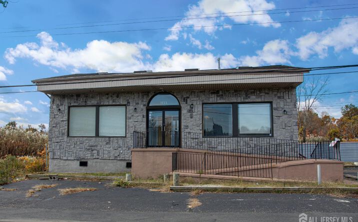 Pictures of Office property located at 1133 State Route 35 Street, South Amboy, NJ 08879 for sales - image #1