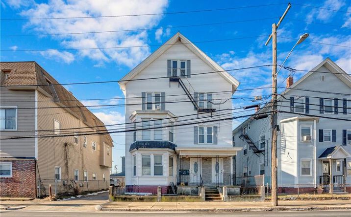Pictures of Multifamily property located at 274 276 Lonsdale Avenue, Pawtucket, RI 02860 for sales - image #1