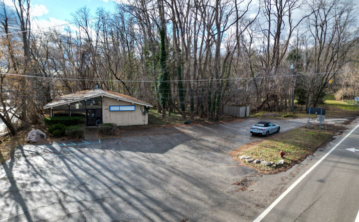 Pictures of Office, Retail property located at 4085 Pontiac Trail, Orchard Lake Village, MI 48323 for sales - image #1