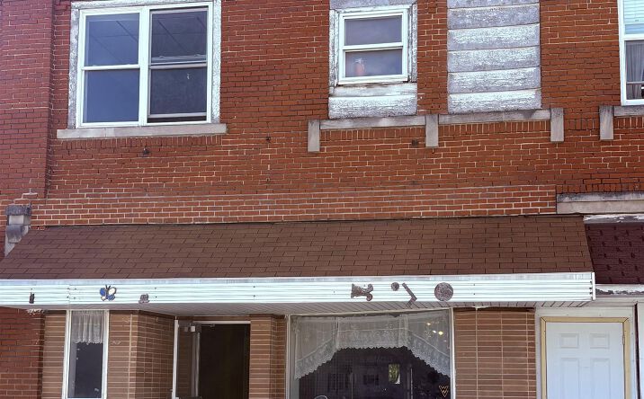 Pictures of Office, Retail property located at 221 Main St, Readlyn, IA 50668 for sales - image #1