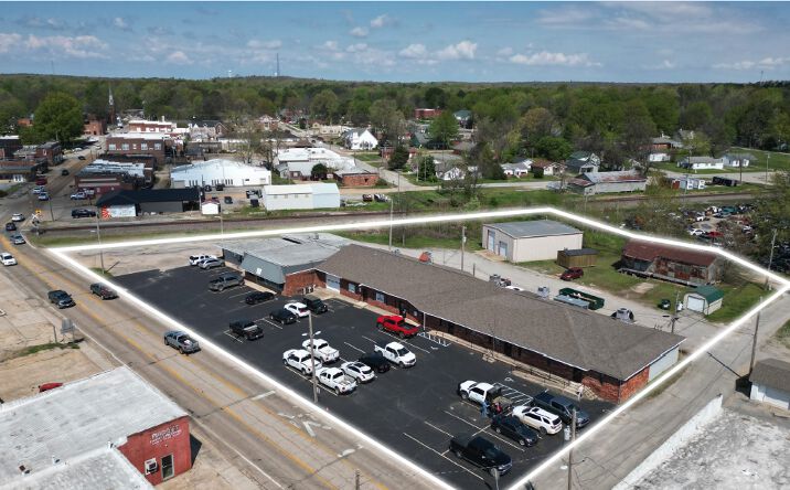 Pictures of Mixed Use, Office, Retail property located at 168 E Main St, Piggott, AR 72454 for sales - image #1