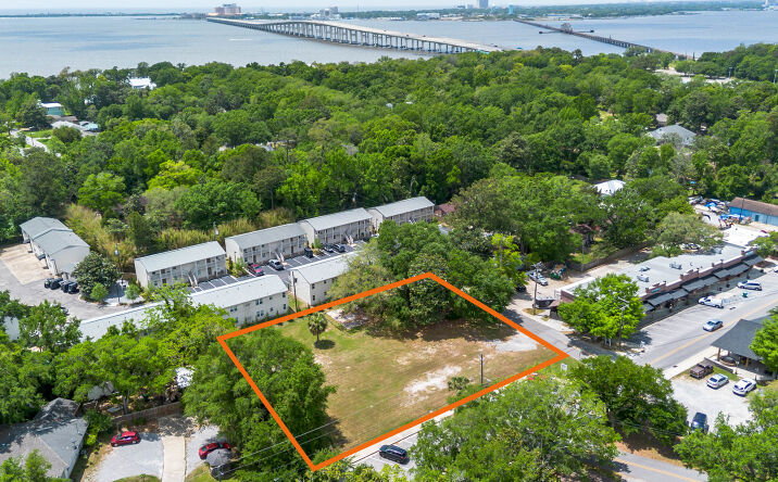 Pictures of Land property located at 516 Porter Ave, Ocean Springs, MS 39564 for sales - image #1
