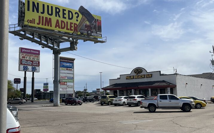 Pictures of Retail property located at 19750 Eastex Fwy, Humble, TX 77338 for sales - image #1