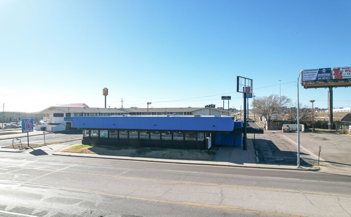 Pictures of Retail property located at 2028 Paramount Blvd, Amarillo, TX 79109 for sales - image #1