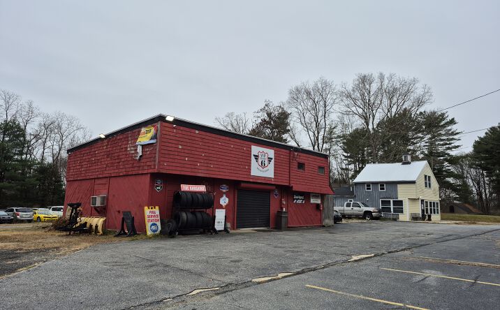 Pictures of Mixed Use, Office, Self Storage, Special Purpose property located at 441 Providence Turnpike, Hampton, CT 06247 for sales - image #1
