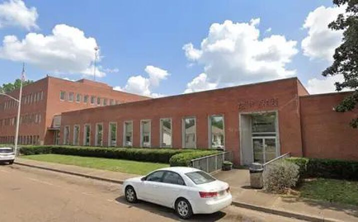Pictures of Office, Retail property located at 200 E Washington St, Greenwood, MS 38930 for sales - image #1