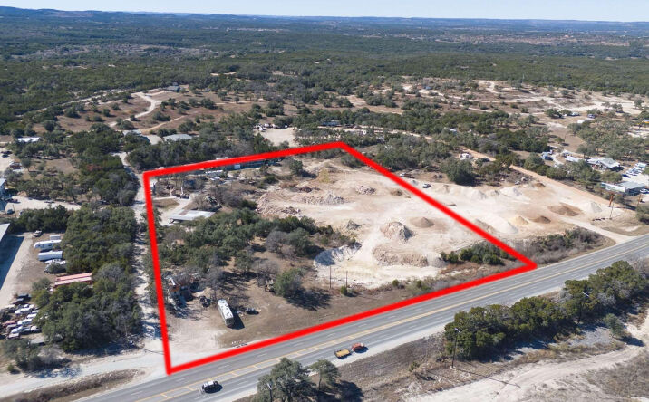 Pictures of Multifamily property located at 196 Southern Dr, Johnson City, TX 78636 for sales - image #1