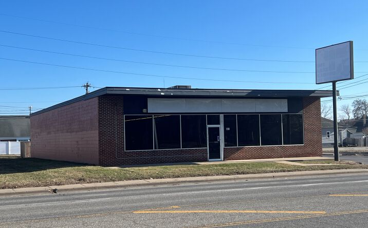 Pictures of Retail property located at 801 N Gilbert St, Danville, IL 61832 for sales - image #1