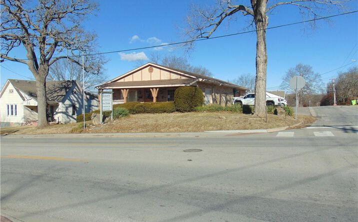 Pictures of Business for Sale, Office property located at 1000 W Mechanic Street, Harrisonville, MO 64701 for sales - image #1