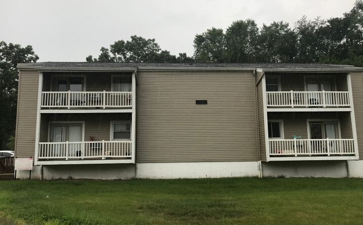 image of property at 4879 CREEKVIEW RD Rockford IL 61108-2280