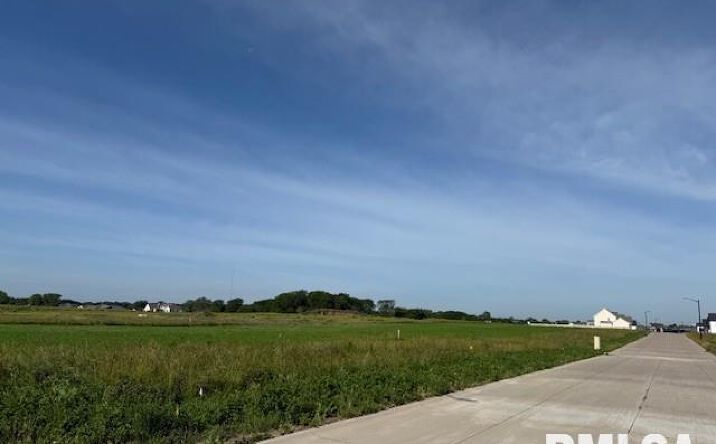 Pictures of Land property located at 6909 Meghan Avenue, Bettendorf, IA 52722 for sales - image #1