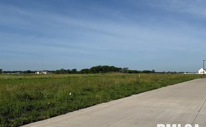 Pictures of Land property located at 6935 Meghan Avenue, Bettendorf, IA 52722 for sales - image #1