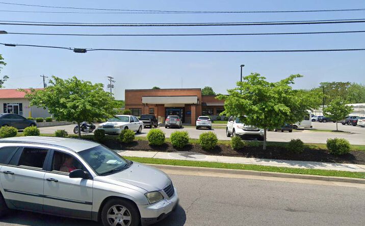 Pictures of Special Purpose, Office, Retail property located at 115 N Virginia St, Hopkinsville, KY 42240 for sales - image #1