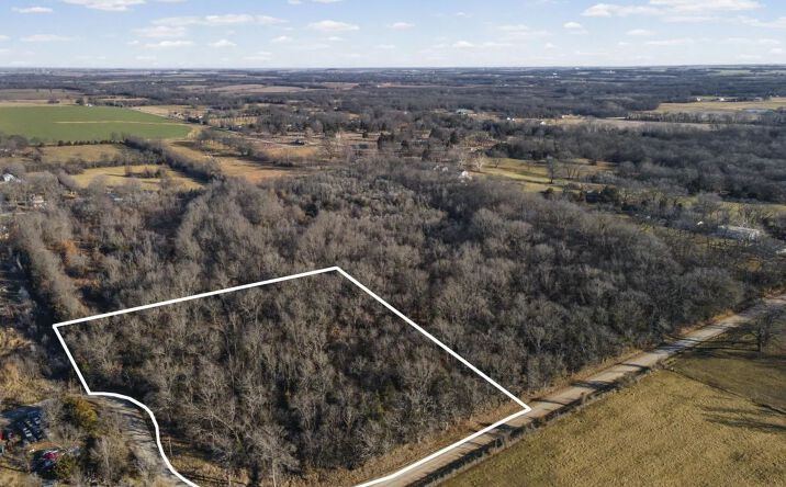 Pictures of Land property located at SW Lot E Pine Street, 71901, MO 64730 for sales - image #1