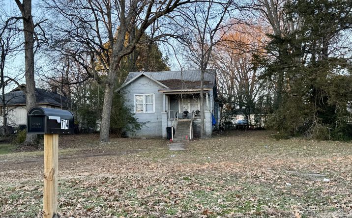 Pictures of Multifamily property located at 715 Byars Street, Dyersburg, TN 38024 for sales - image #1
