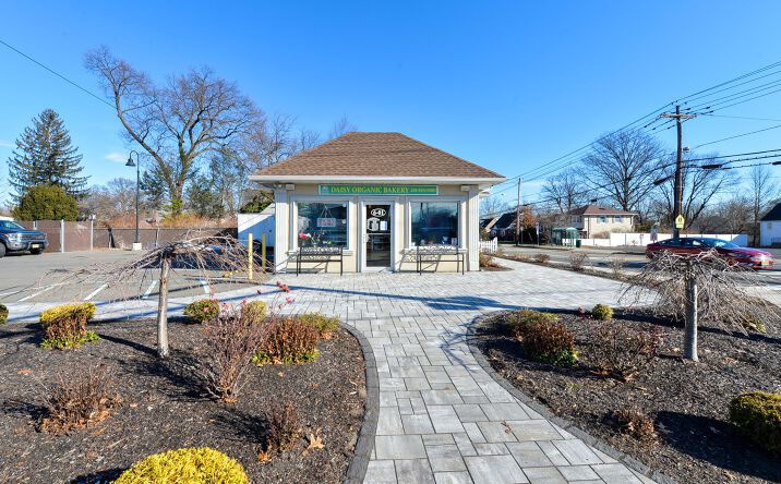 Pictures of Business for Sale property located at 6-01 Plaza Rd, Fair Lawn, NJ 07410 for sales - image #1