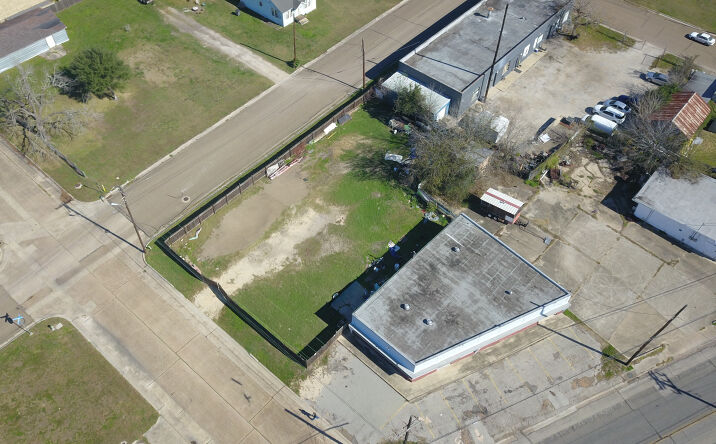 Pictures of Industrial, Office, Retail property located at 802 E North St, Victoria, TX 77901 for sales - image #1