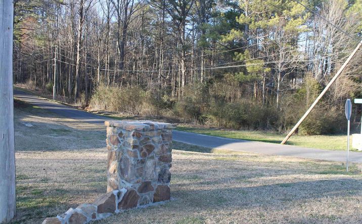 Pictures of Land property located at 202 40th St SW, Fort Payne, AL 35967 for sales - image #1
