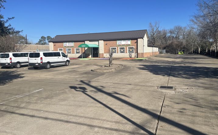 Pictures of Mixed Use, Office, Retail, Special Purpose property located at 12921 S Post Oak Road, Houston, TX 77045 for sales - image #1