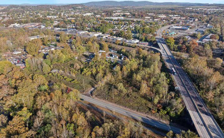 Pictures of Industrial property located at 151 Keystone Blvd, Pottstown, PA 19464 for sales - image #1