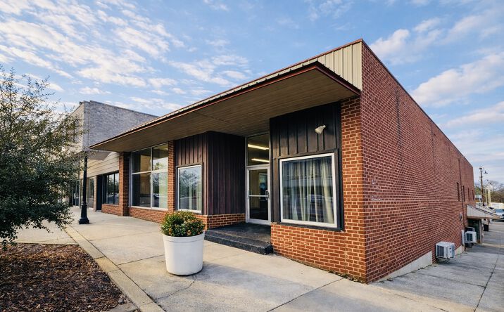 Pictures of Mixed Use property located at 104 Main St, McComb, MS 39648 for sales - image #1