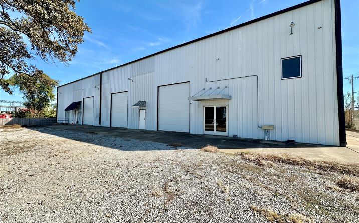 Pictures of Office, Industrial property located at 3015 S Burleson Blvd, Burleson, TX 76028 for sales - image #1