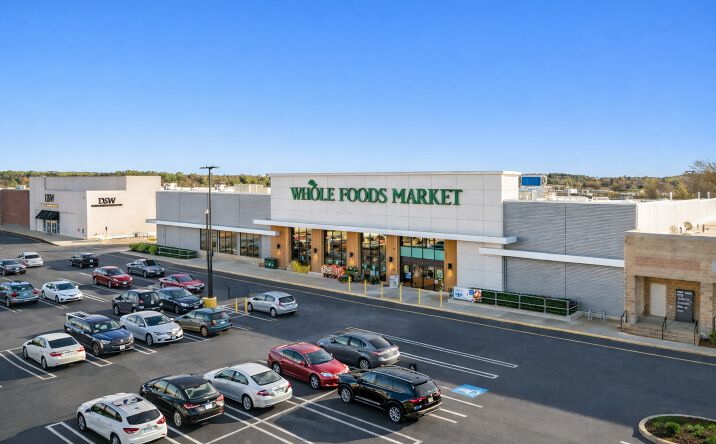 Pictures of Retail property located at 272 Daniel Webster Hwy, Nashua, NH 03060 for sales - image #1