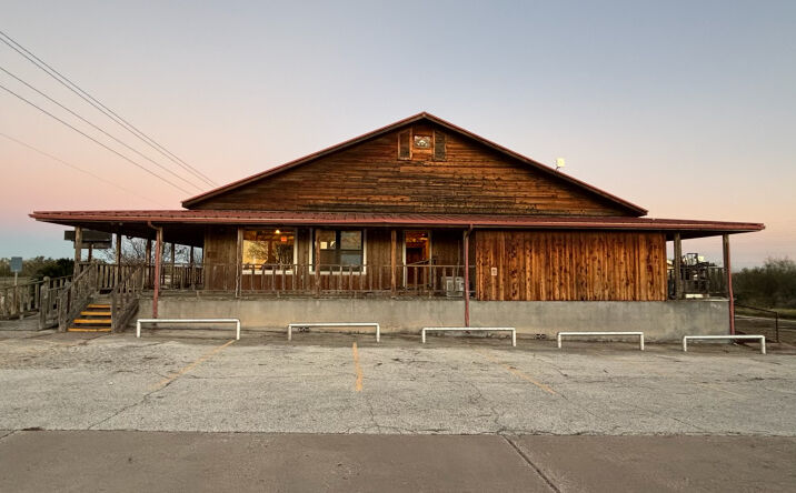 Pictures of Retail property located at 3145 TX-72, Three Rivers, TX 78071 for sales - image #1