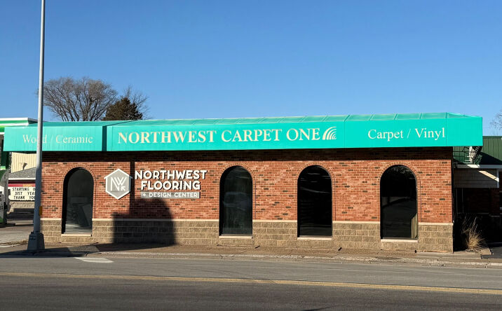 Pictures of Retail, Industrial property located at 1546 W Locust St, Davenport, IA 52804 for sales - image #1