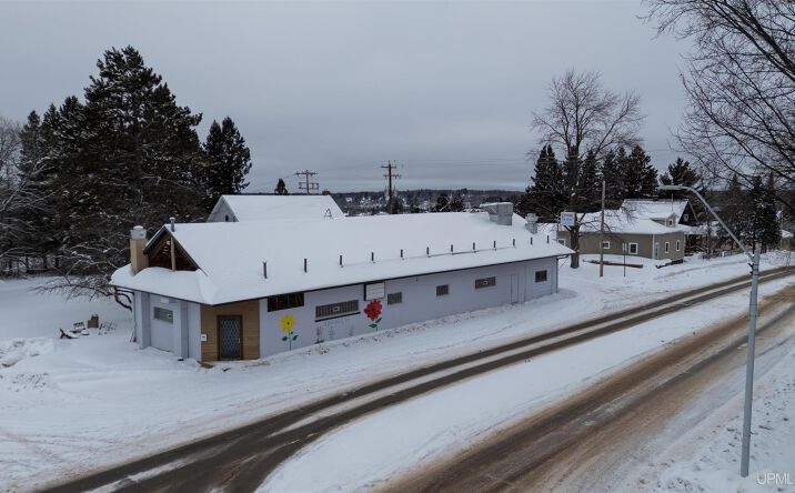 Pictures of Retail property located at 130 Washington Ave, Iron River, MI 49935 for sales - image #1