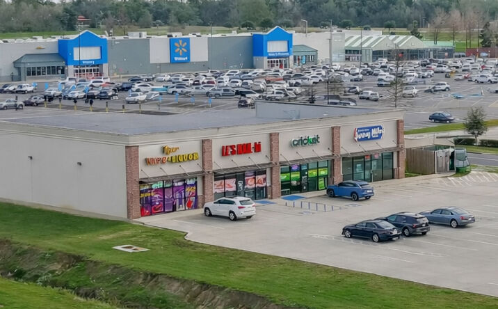 Pictures of Retail property located at 3235 La Hwy 1 S, Port Allen, LA 70767 for sales - image #1