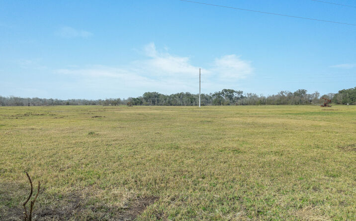 Pictures of Land property located at 1144 Treetop Ln, Luling, TX 78648 for sales - image #1