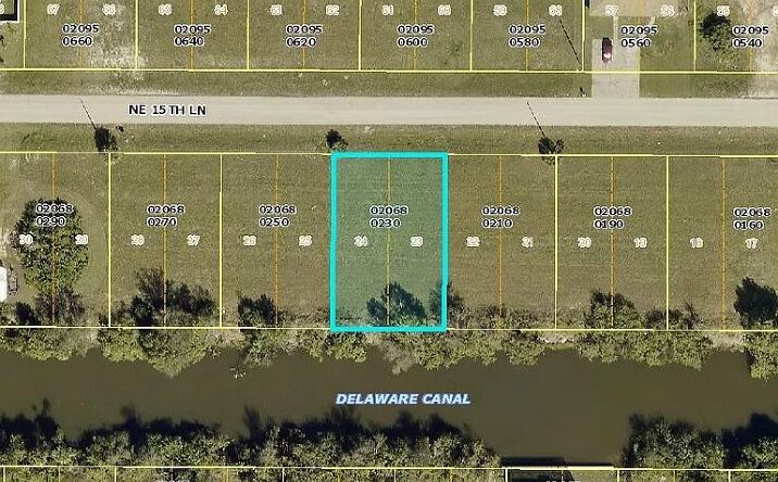 Pictures of Land property located at 1112 NE 15th Ln, Cape Coral, FL 33909 for sales - image #1