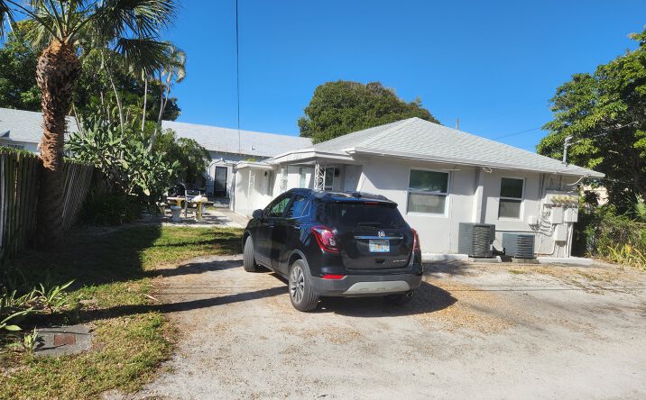 Pictures of Multifamily property located at 726 N L St, Lake Worth Beach, FL 33460 for sales - image #1