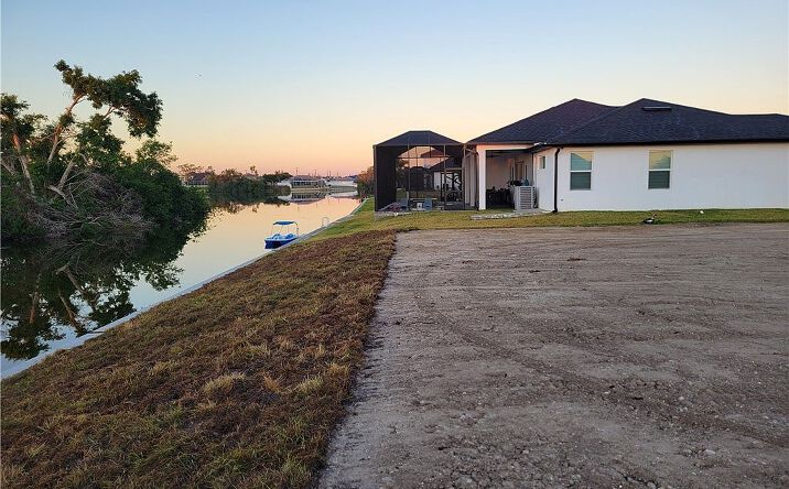 Pictures of Land property located at 1906 NE 6th St, Cape Coral, FL 33909 for sales - image #1