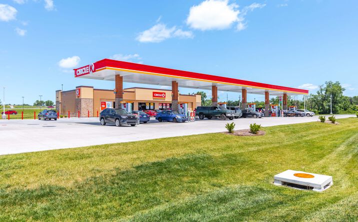 Pictures of Retail property located at 12455 St Charles Rock Rd, Bridgeton, MO 63044 for sales - image #1
