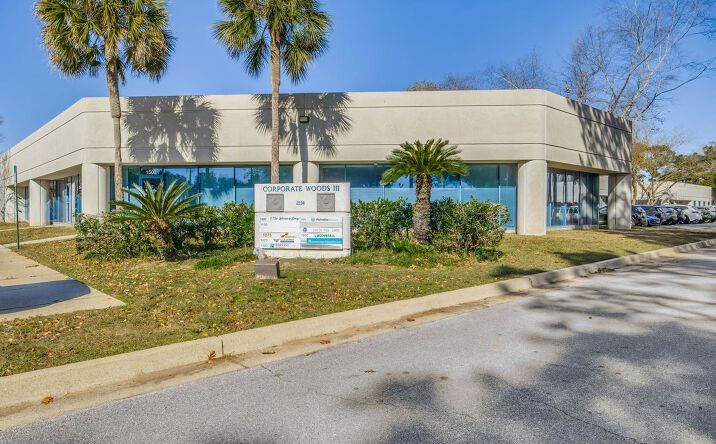 Pictures of Office property located at 5401 Corporate Woods Dr, Pensacola, FL 32504 for sales - image #1