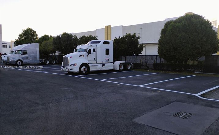 Pictures of Industrial property located at 1890 NW 108th Ave, Sweetwater, FL 33172 for sales - image #1