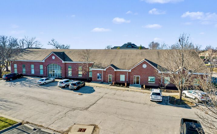 Pictures of Office property located at 6740 W 121st St, Leawood, KS 66209 for sales - image #1