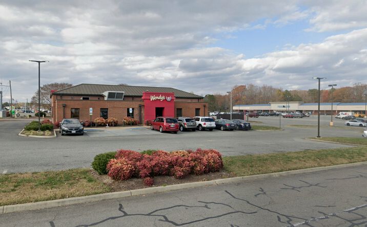 Pictures of Retail property located at 432 N Main St, Kilmarnock, VA 22482 for sales - image #1